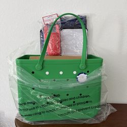 Green Bogg Bag Combo, Navy Bogg Brrr Cooler and Coral cup Caddy - New with Tags $125 