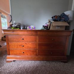 8 drawers dresser, vintage Vaughan Bassett piece