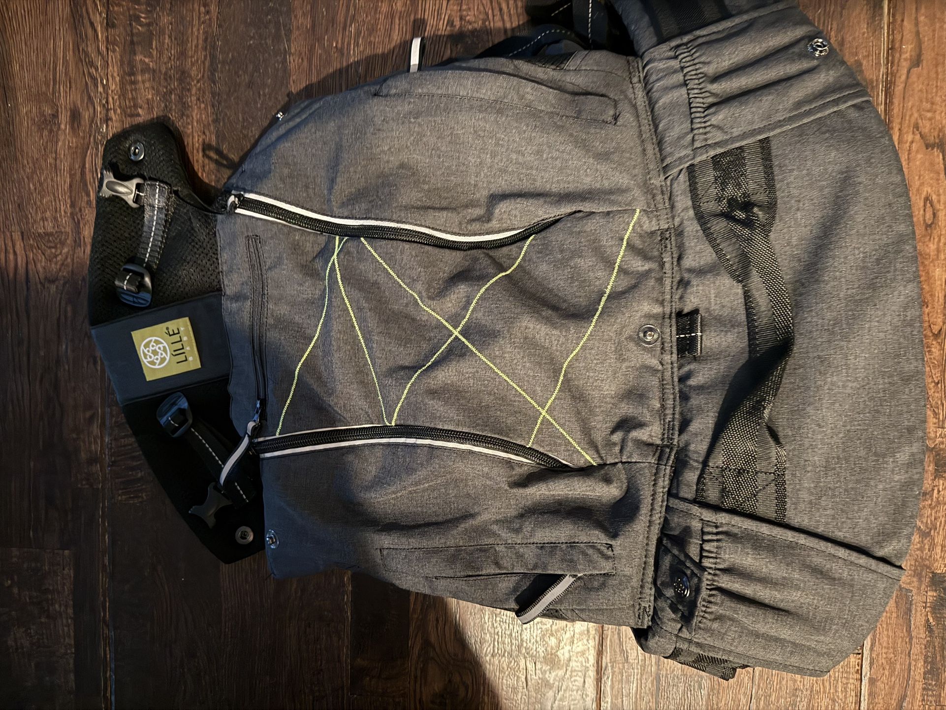 Lillebaby Complete All Seasons Baby Carrier Like New Never Used