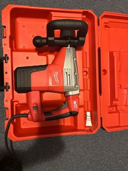 Milwaukee SDS-Max Demolition Hammer