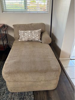 Chaise lounge free