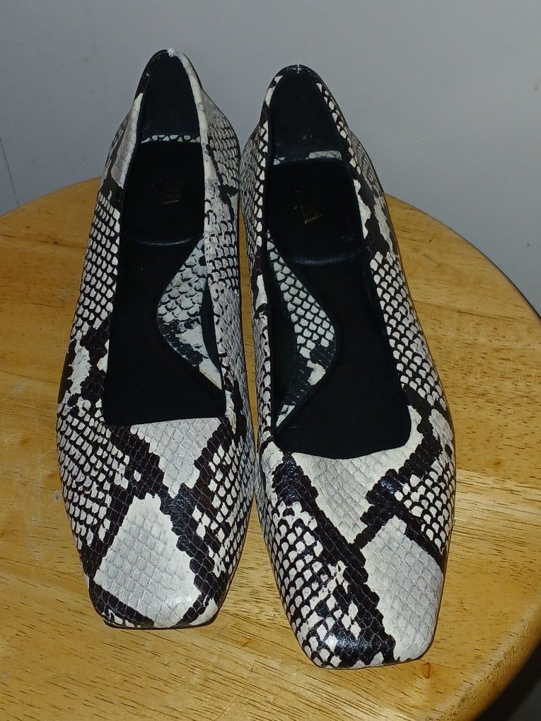 Womens shoes