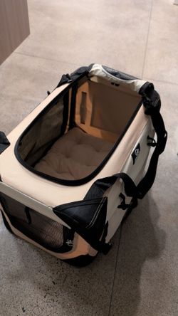 Petluv Carrier