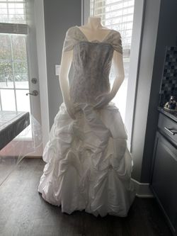 Make An Offer Size 4 Wedding Dress