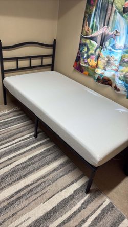 Memory foam twin mattress