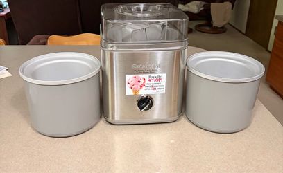 Cuisinart  2 Qt Ice cream maker