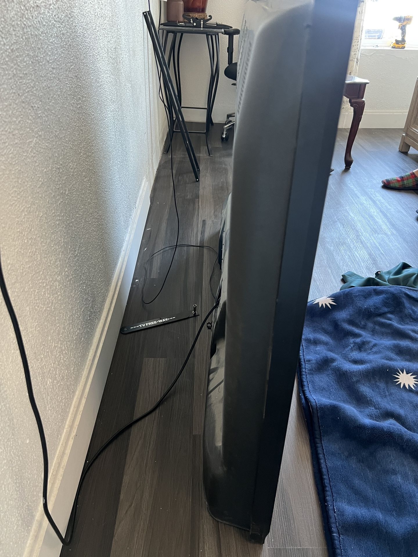 65” TV !!! Only $40