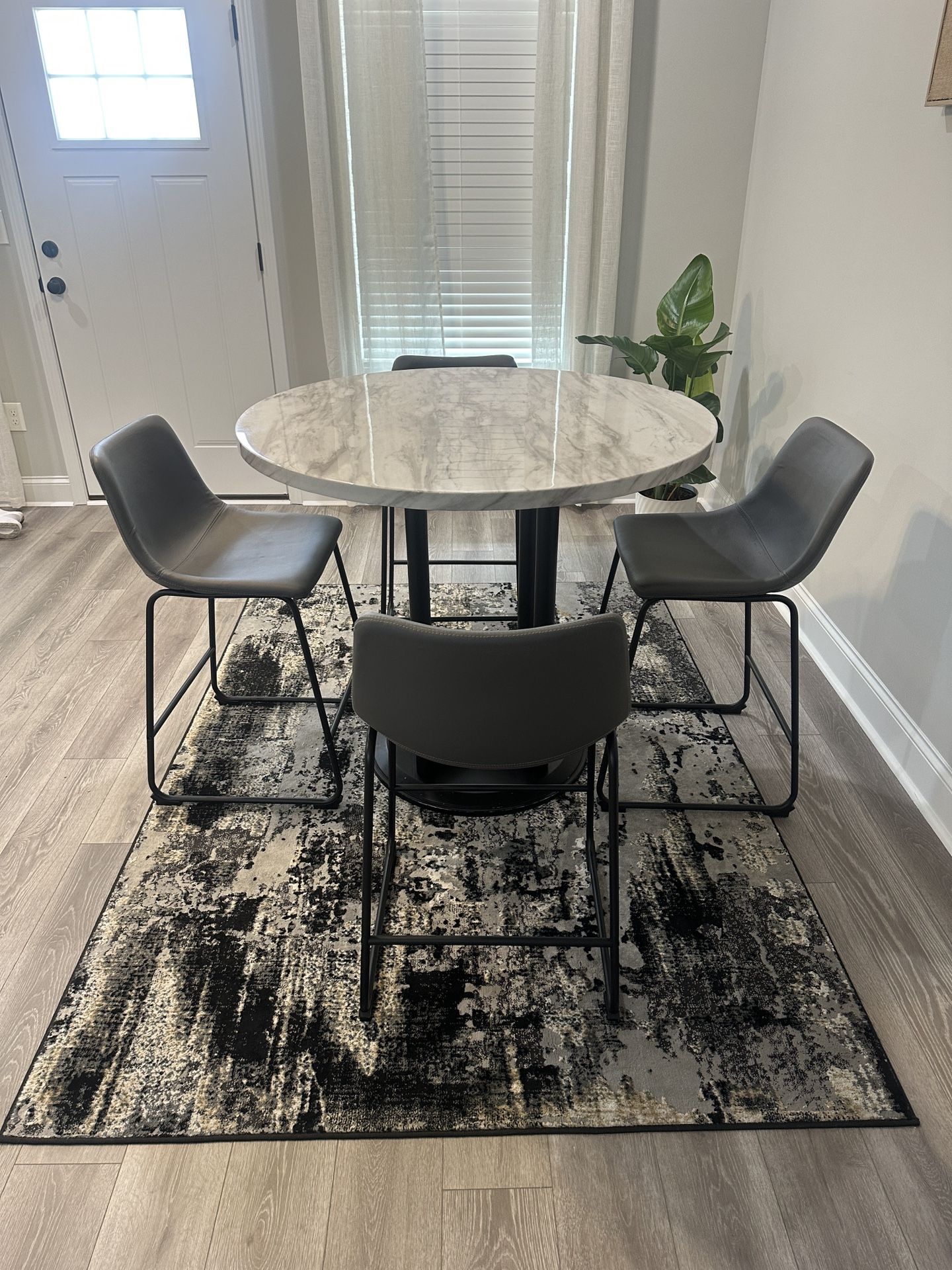 Round table Dining Set