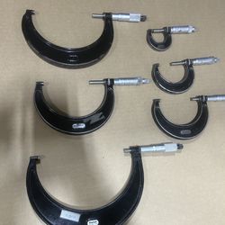 Starrett Micrometer Set 0-6