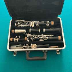 Bundy Resonite Selmer Clarinet 