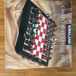 Kirkland Signature Christmas Chess set In Mint Condition