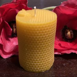 Beeswax Honeycomb Candle (1) Organic Honey Scent 