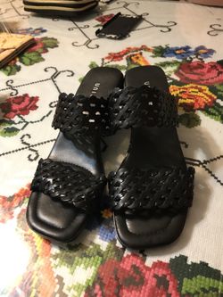 Women sandal 8 1/2