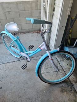 Womens Schwinn Bike Bicycle 26 inch like new.