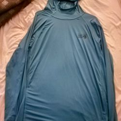 Barely Used Mountain Hardwear Long-Sleeve Hooded Performance Shirt (Men's Large)
