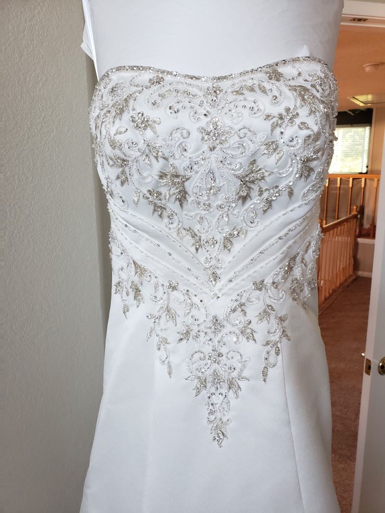 Allure Bridals Size 4 Wedding Dress
