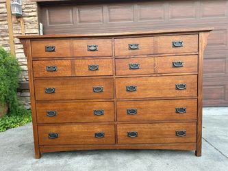 Bassett Solid Wood 10-Drawer Dresser