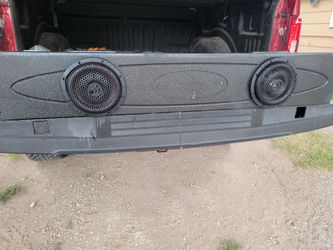 Massive 8"dual subwoofers excellent condition like new still for 09-2026 ford f150 supercrew firm price