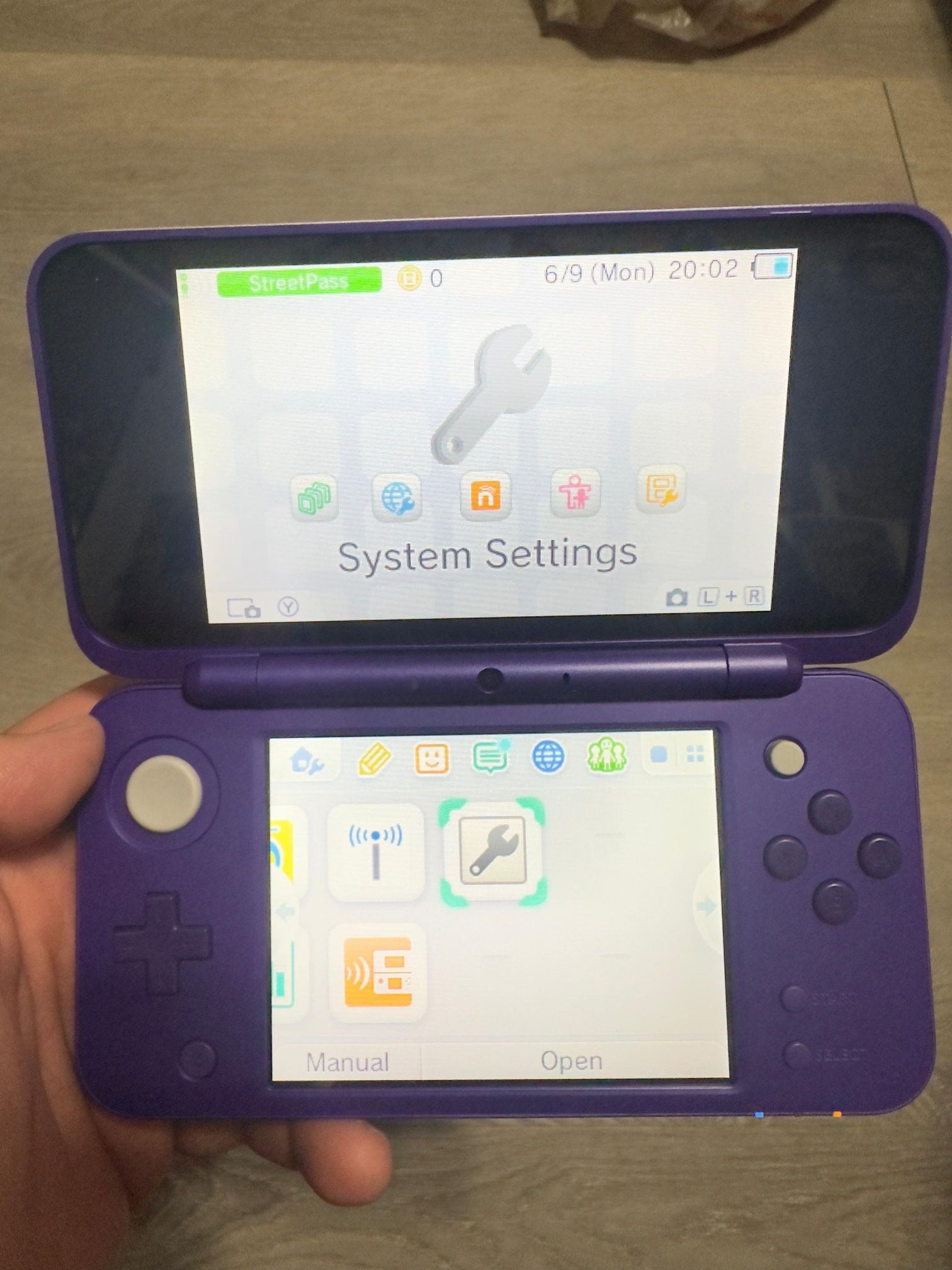 Nintendo 2DS XL