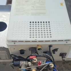 Tankless Water Heater. 1 inch Inlet.