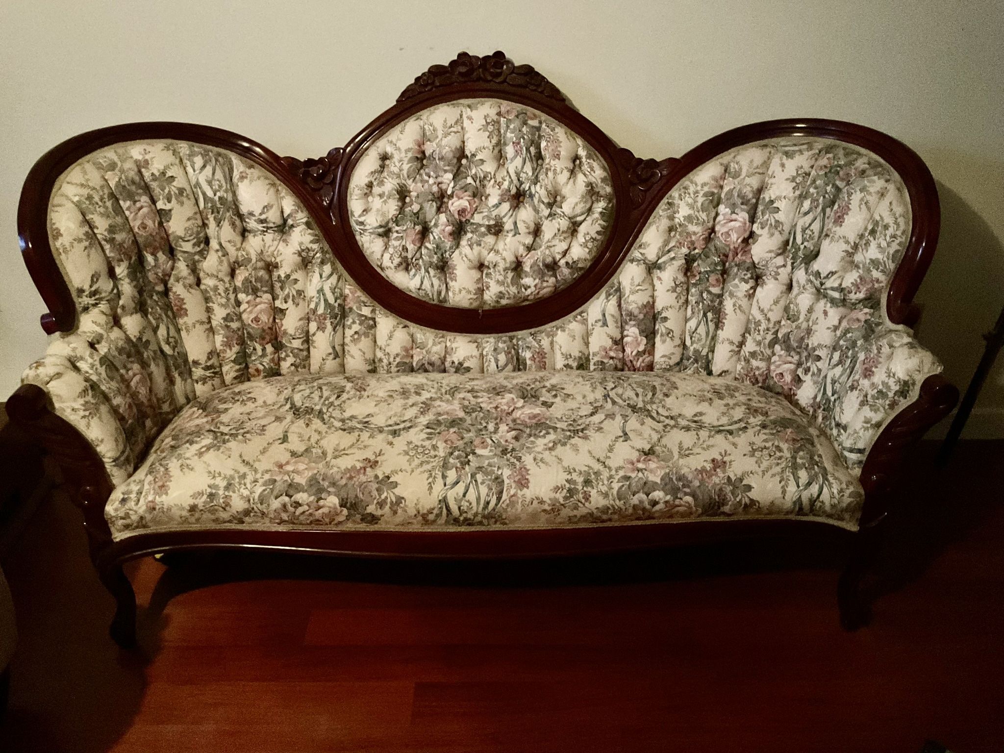 Victorian Sofa and Chairs 