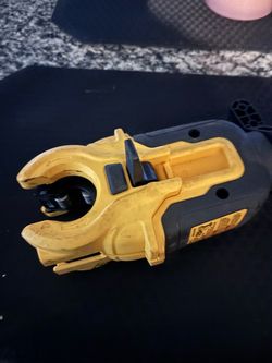 DeWalt Cordless Cable Crimping Tool
