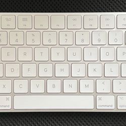 Apple Magic Keyboard Wireless 