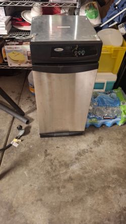 Whirlpool undercounter trash compactor