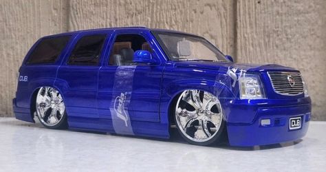 2002 Jada Toys 1:18 Scale Dub City Flamed Cadillac Escalade w/Spintek "Stunners"