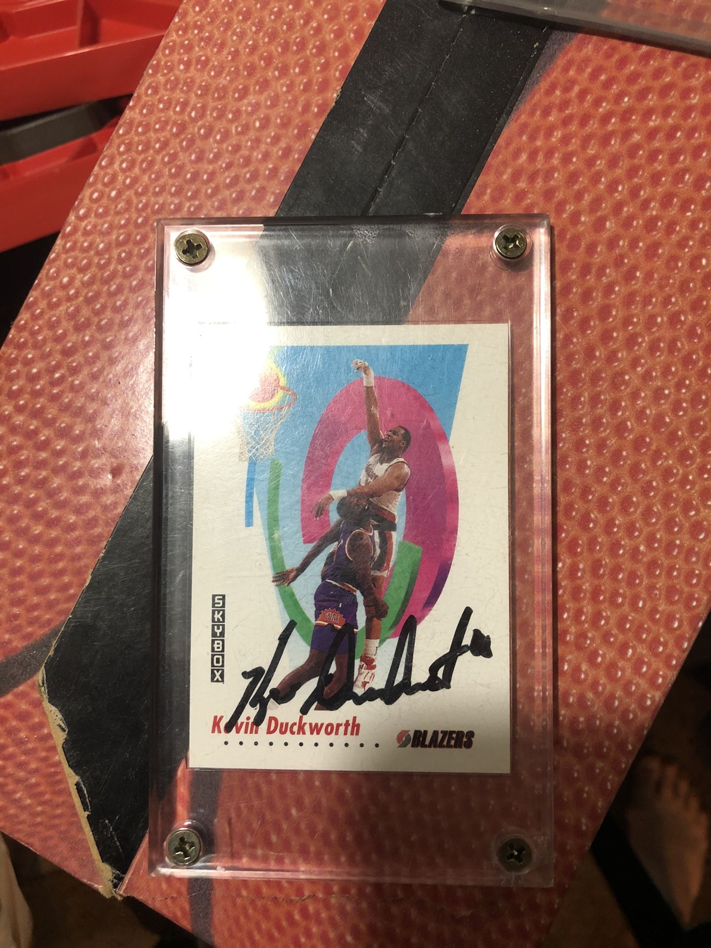 Kevin duckworth sports card, signed.
