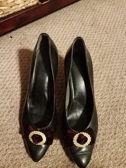 Shoes.Black vintage sz 10.pumps