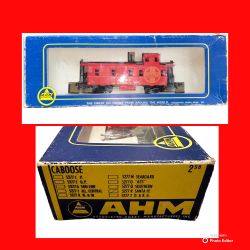 HO Scale AHM Caboose 5277 R Santa Fe