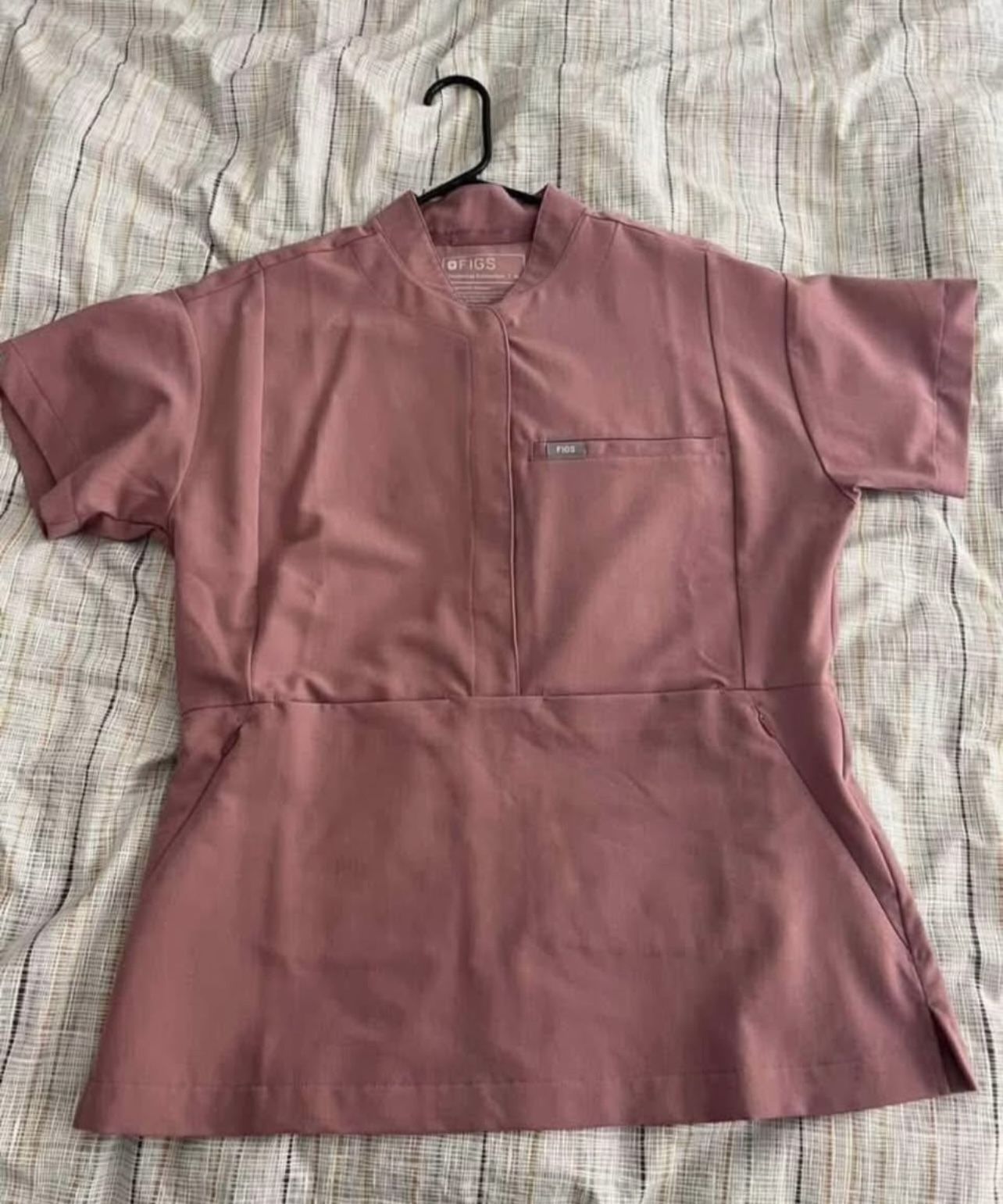 FIGS Scrubs Mauve NWT