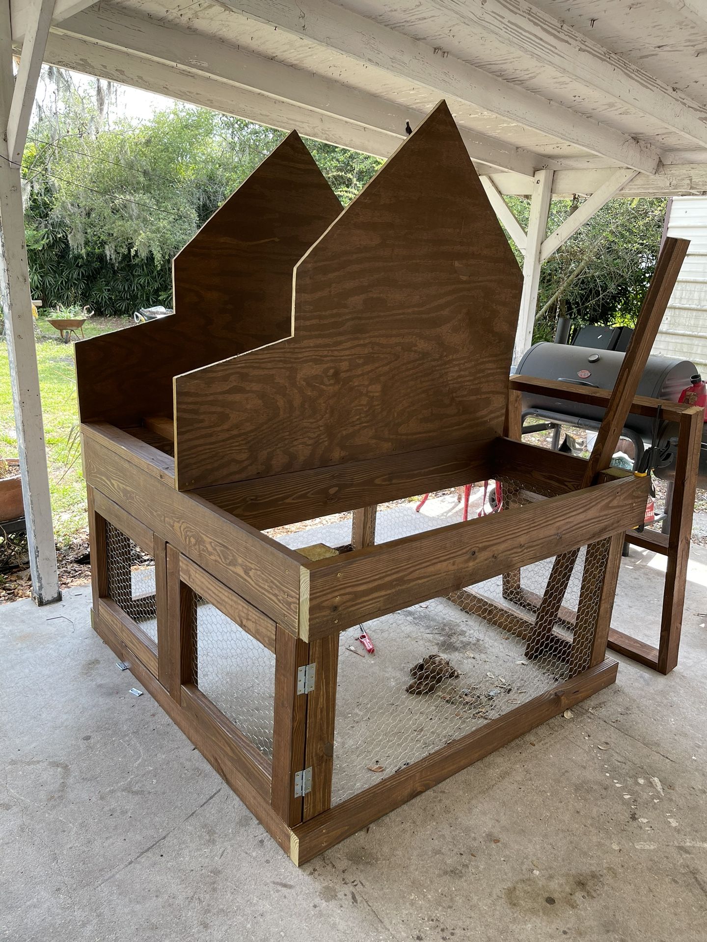 Chicken Coop (Williams-Sonoma Type)