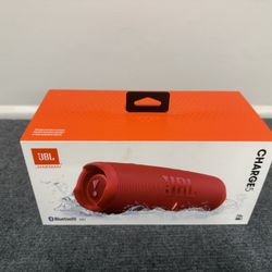 JBL Charge 5 Bluetooth Waterproof Portable Speaker - Red - Powerful Sound Anywhere Brand New