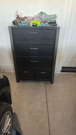 5 Drawer Dresser 