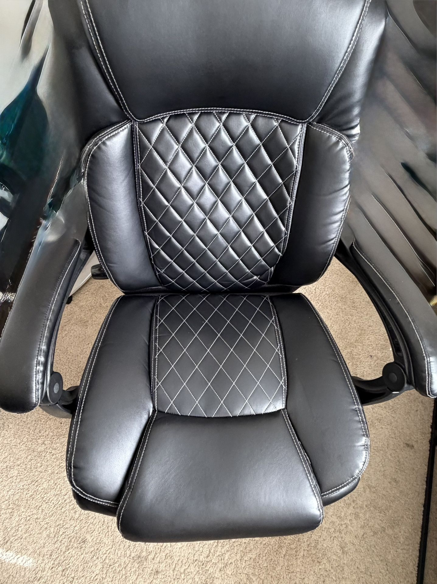 Executive Office Chair (500 lb Capacity) + Glass Standing Desk – Excellent Condition