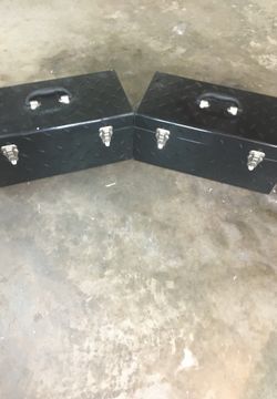 2 tool boxes