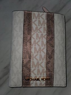 Michael Kors  Powder Blush Passport Wallet