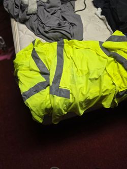 2 work vest. Its yours $10