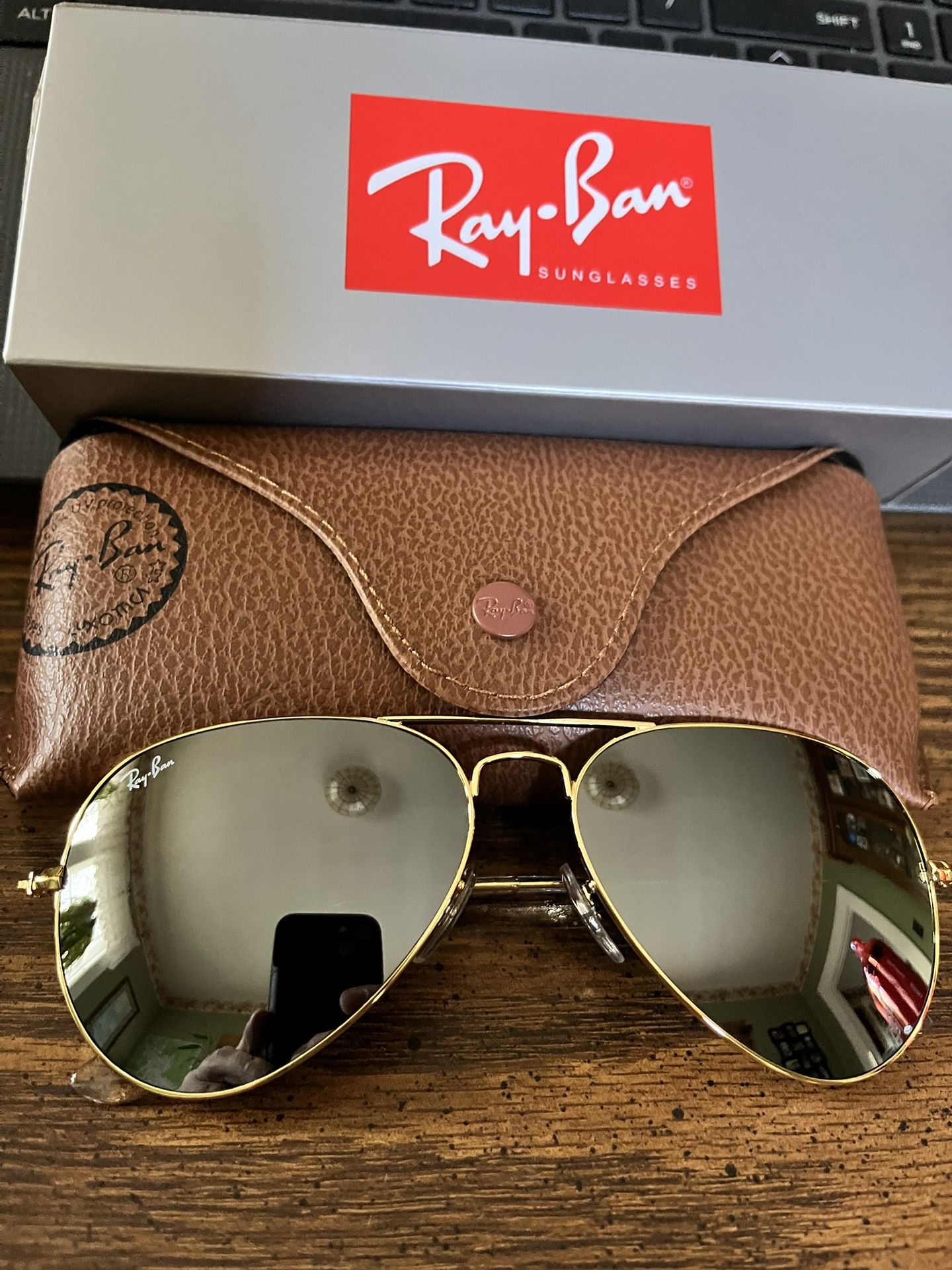 Ray-Ban Aviators 62mm. Gold Frame With Silver Mirror Lenses.
