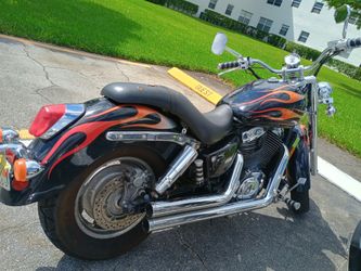 Honda Shadow Sabre  Motorcycle clean title runs great