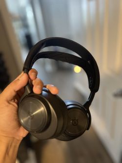 SteelSeries - Arctis Nova Pro Wireless Multi Gaming Headset for Xbox Series X|S, Xbox One - Black