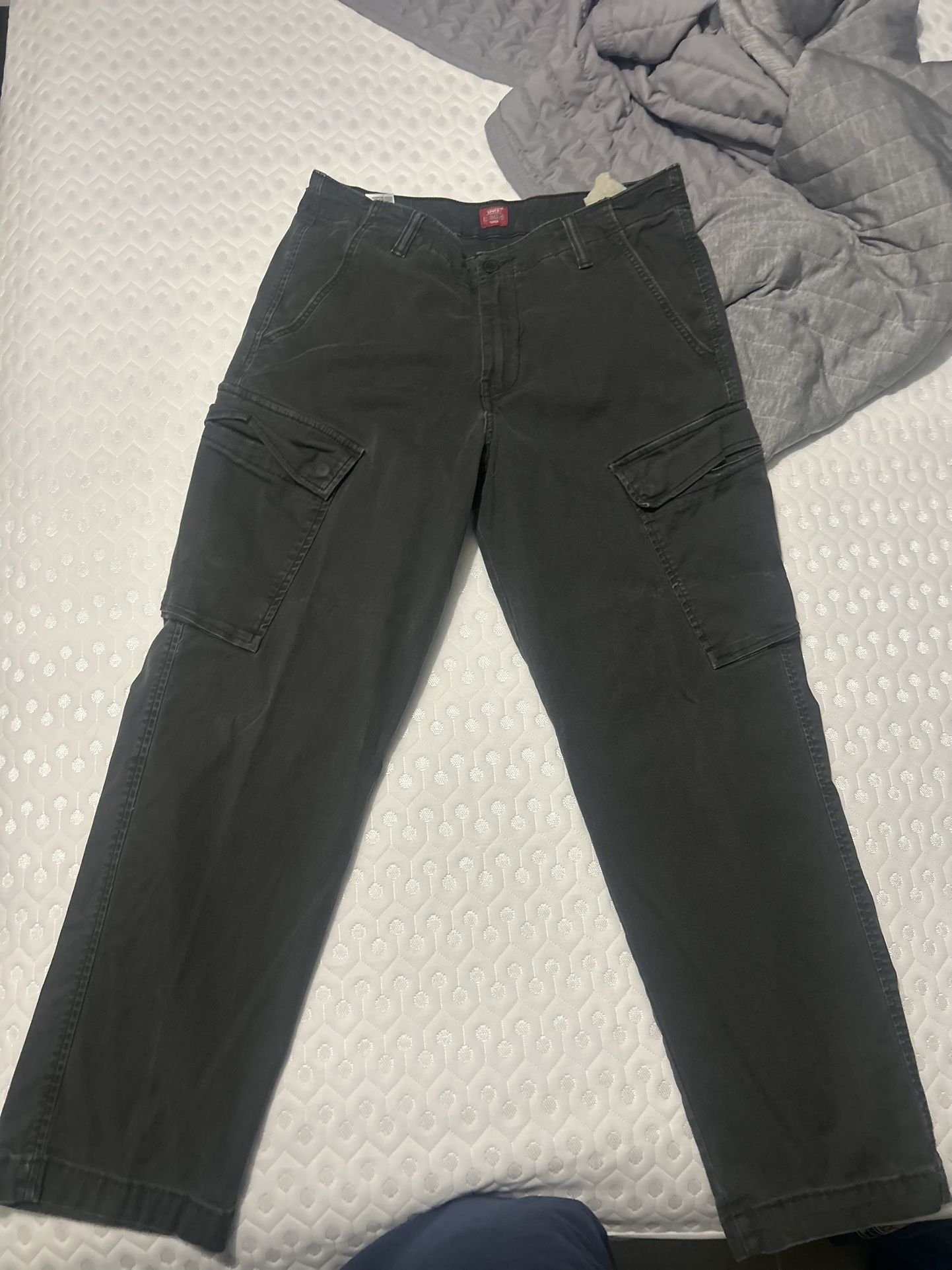 Levi Cargo Pants
