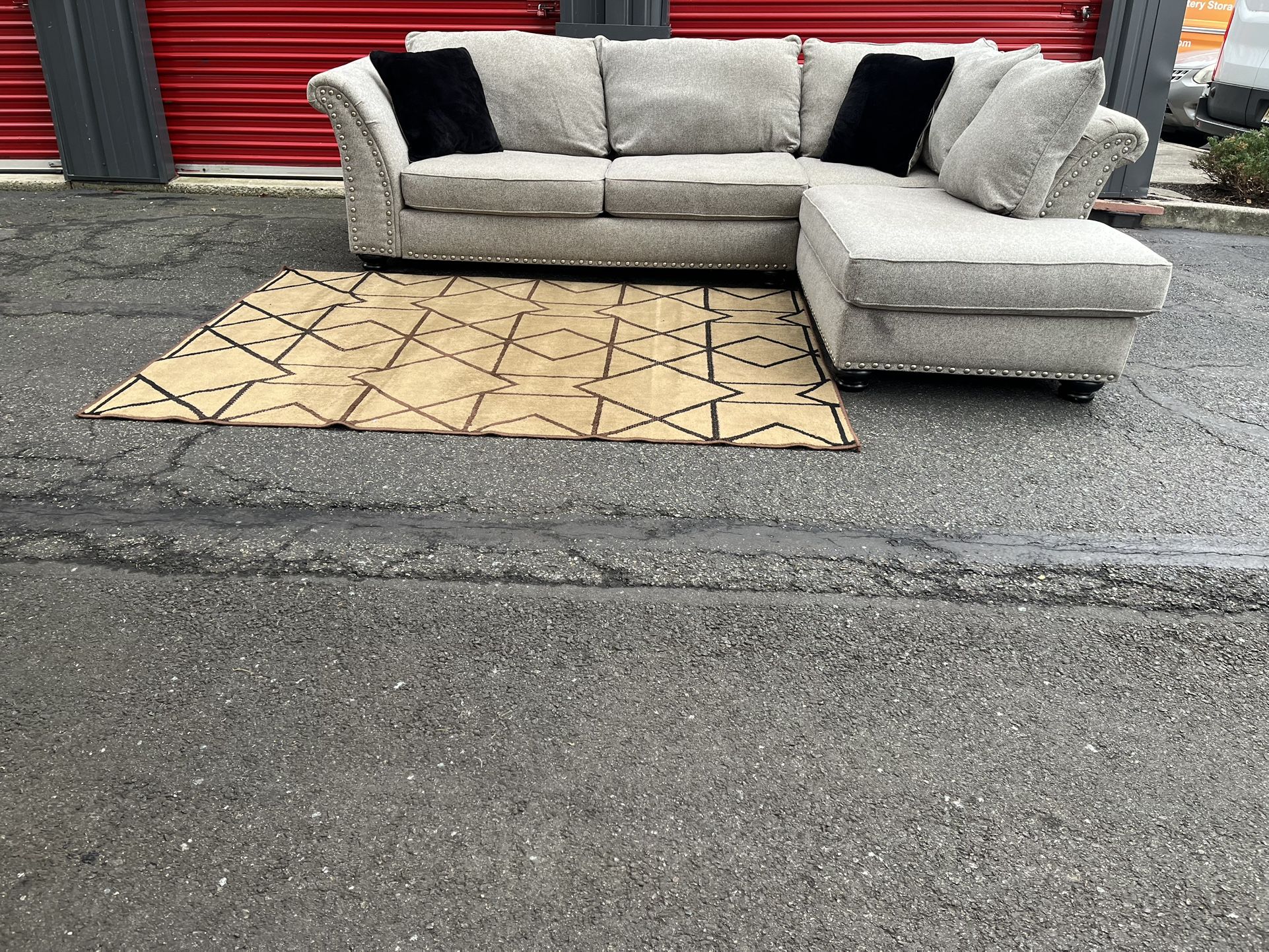 Sectional Couch!! Delivery Available π!! Dimensions: 122β Length x 33β Height x 38β Depth ( 82β Depth Chaise)