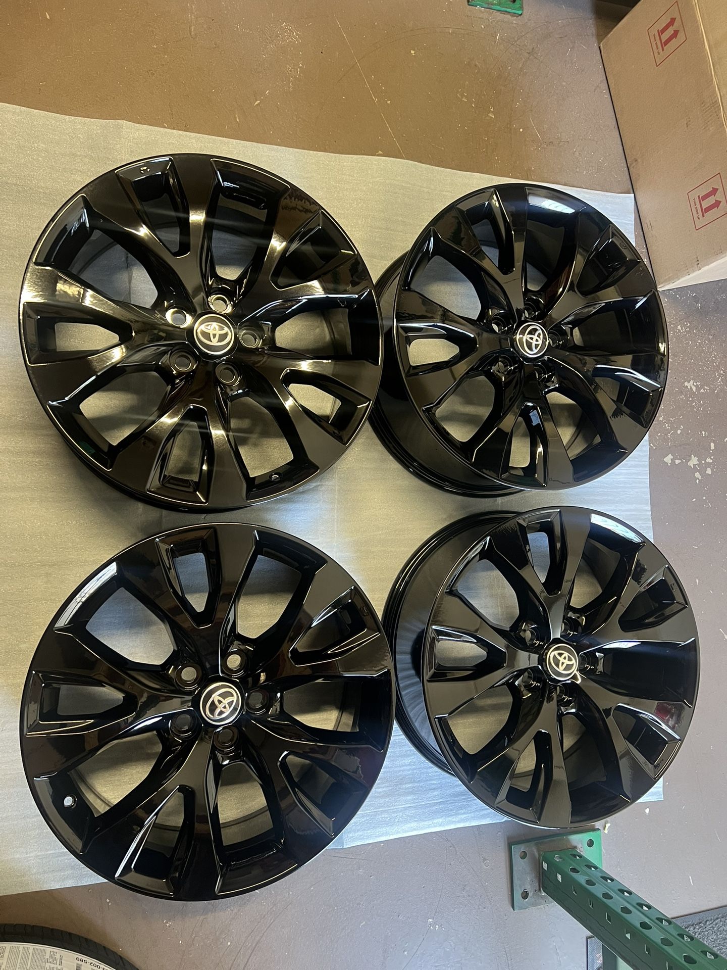 Toyota Grand Highlander Rims 20” OEM Factory Wheels Rines New Gloss Black Powder Coated ( Exchange Available )( Cambio Disponible ) 2024 -2025 