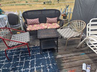 Vintage all  wgeather  loveset with cusion 2  brown jordan chaiir and table