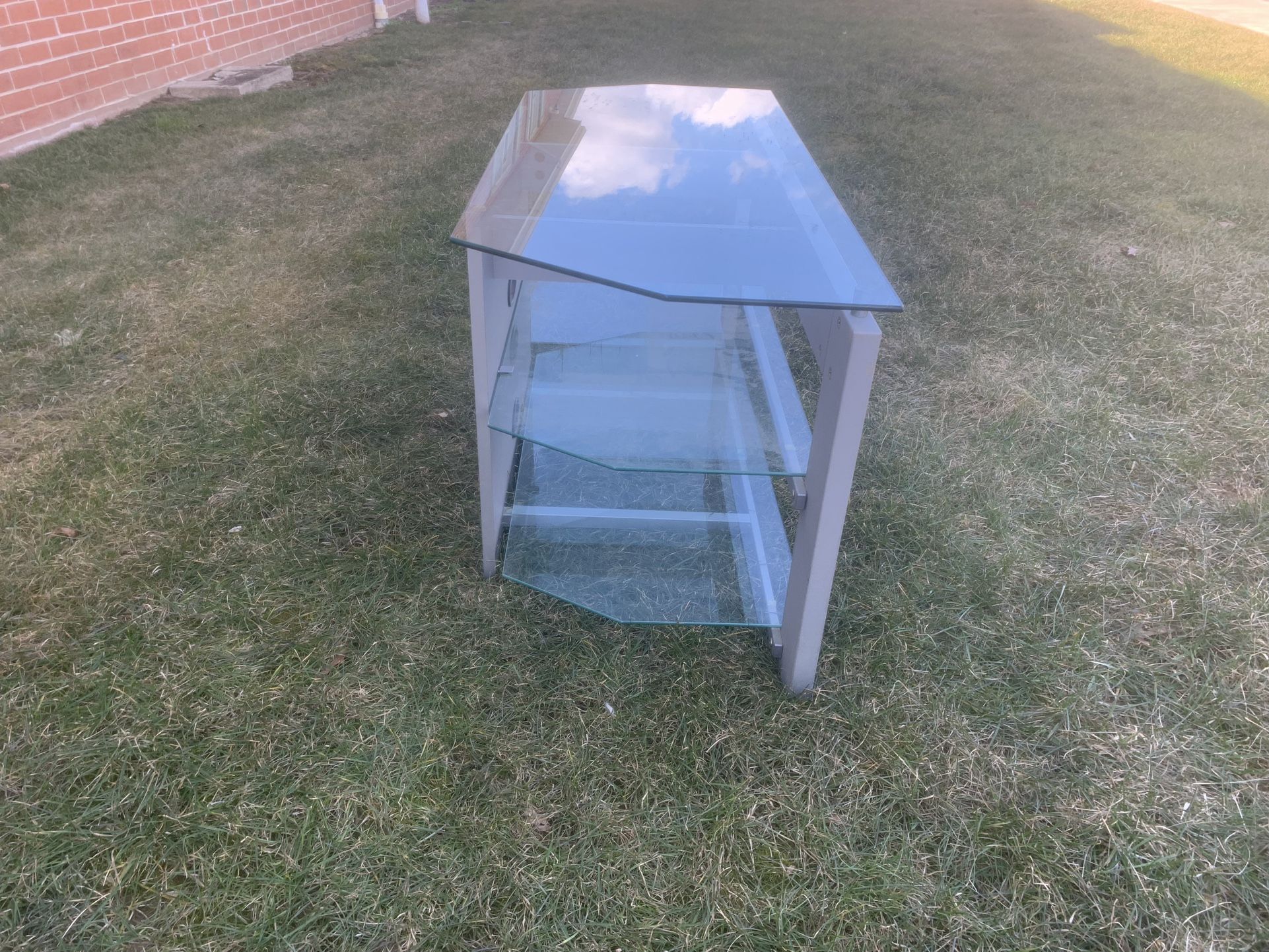 Nice Table For Under The Tv