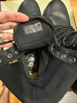 Dr. Martens Combs Tech Impermeables Boots