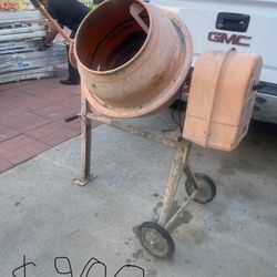 Mezcladora de cemento en buenas condiciones